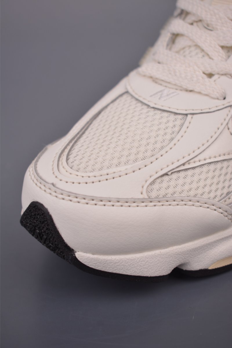 New Balance 603 view