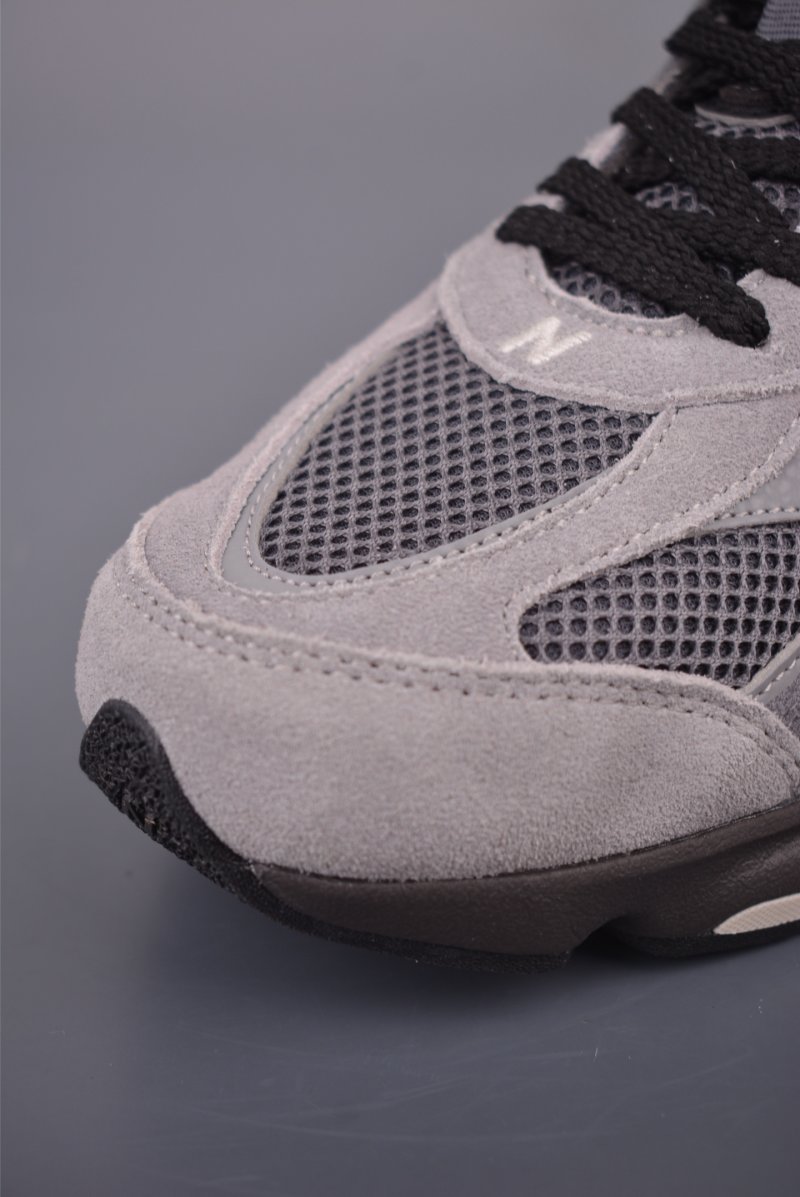 New Balance 603 view