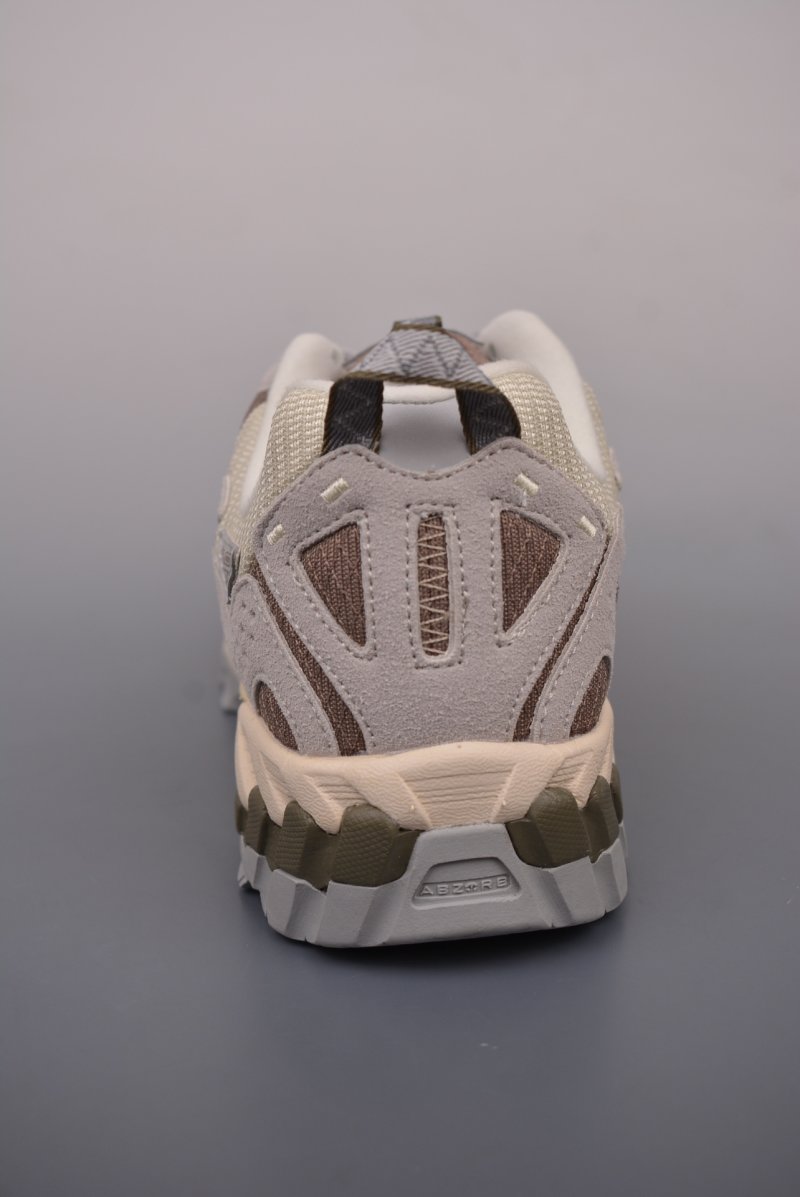 New Balance ML610T view