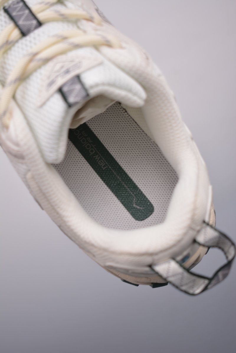 New Balance ML610T view