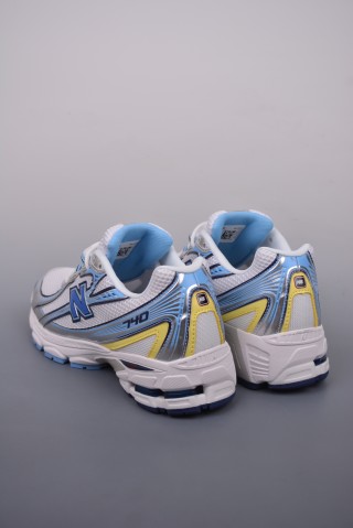 New Balance 740 view 2