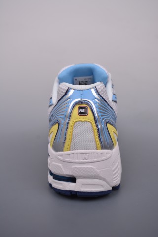 New Balance 740 view 4