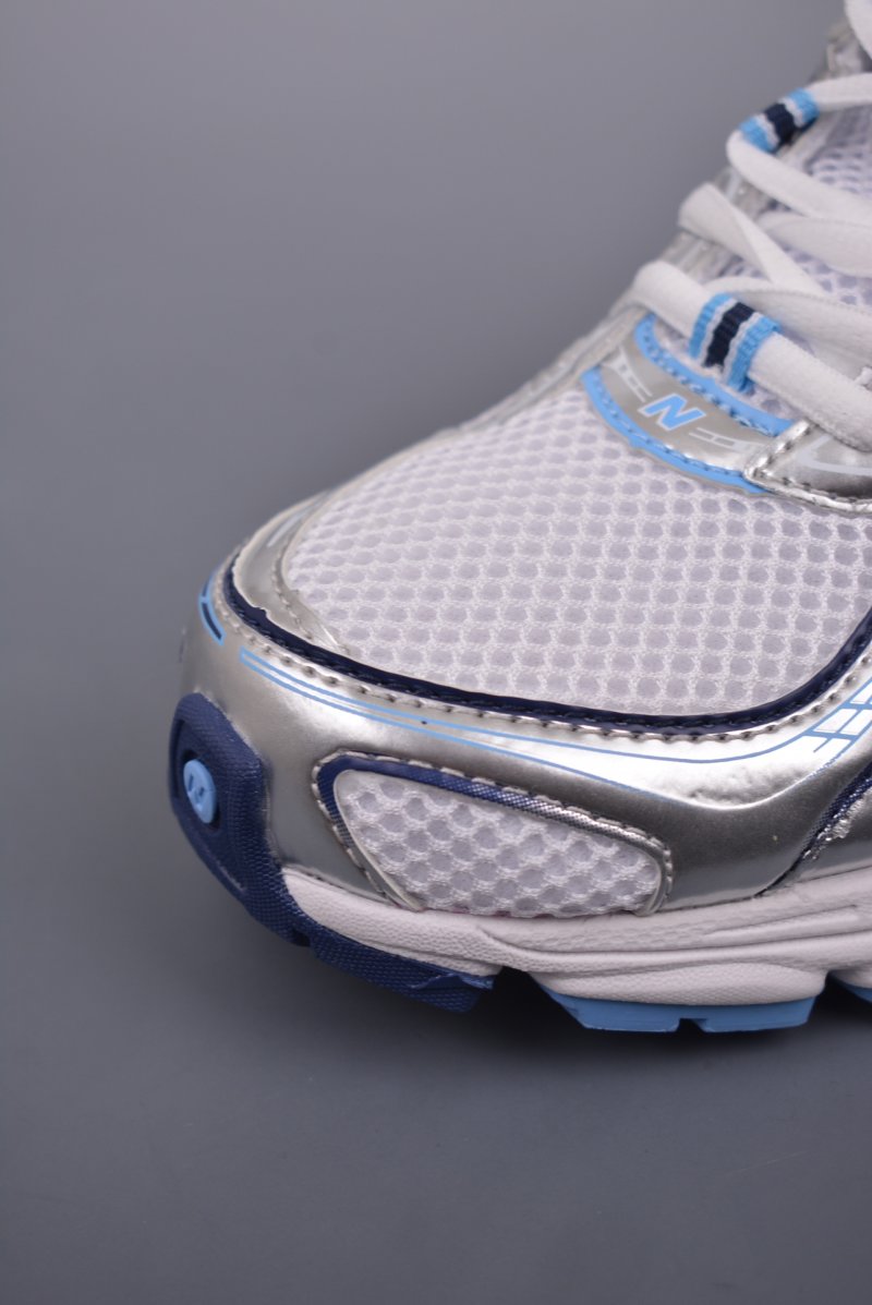 New Balance 740 view