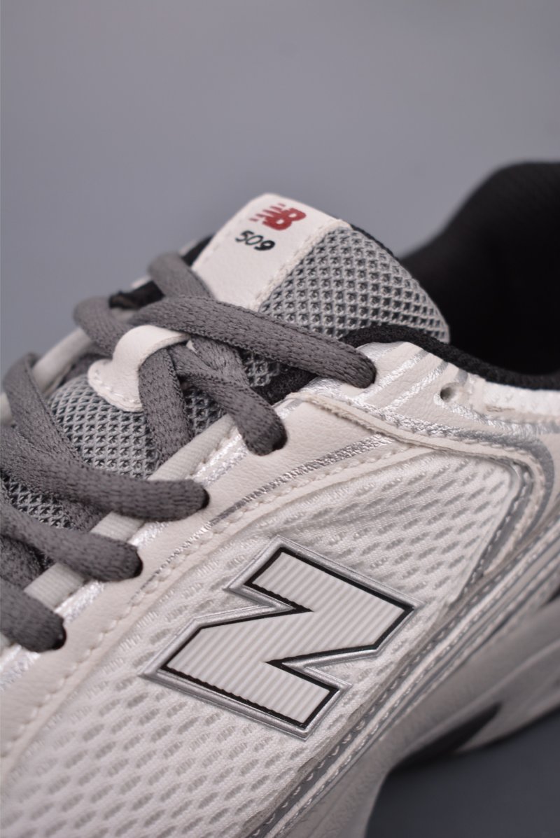 New Balance 509 view