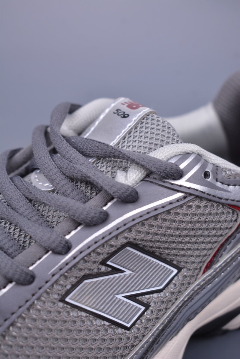 New Balance 509 view