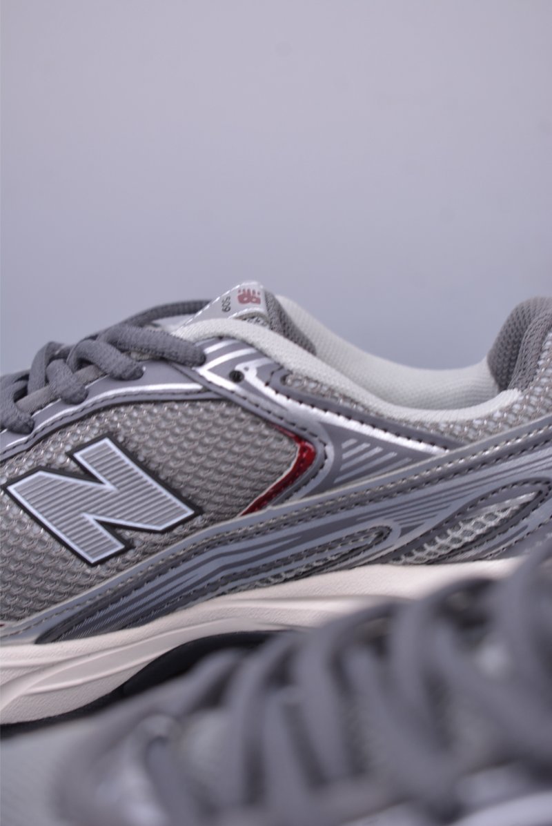 New Balance 509 view