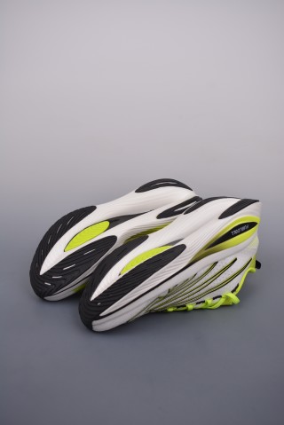 New Balance FuelCell Supercomp Trainer V2 view 3