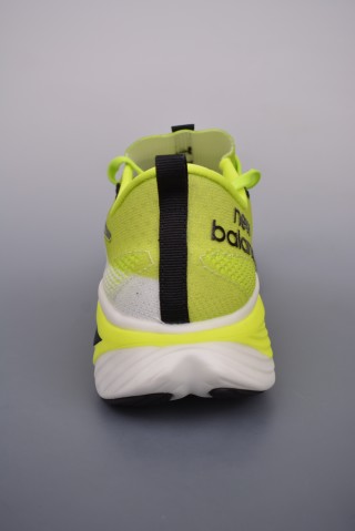 New Balance FuelCell Supercomp Trainer V2 view 4