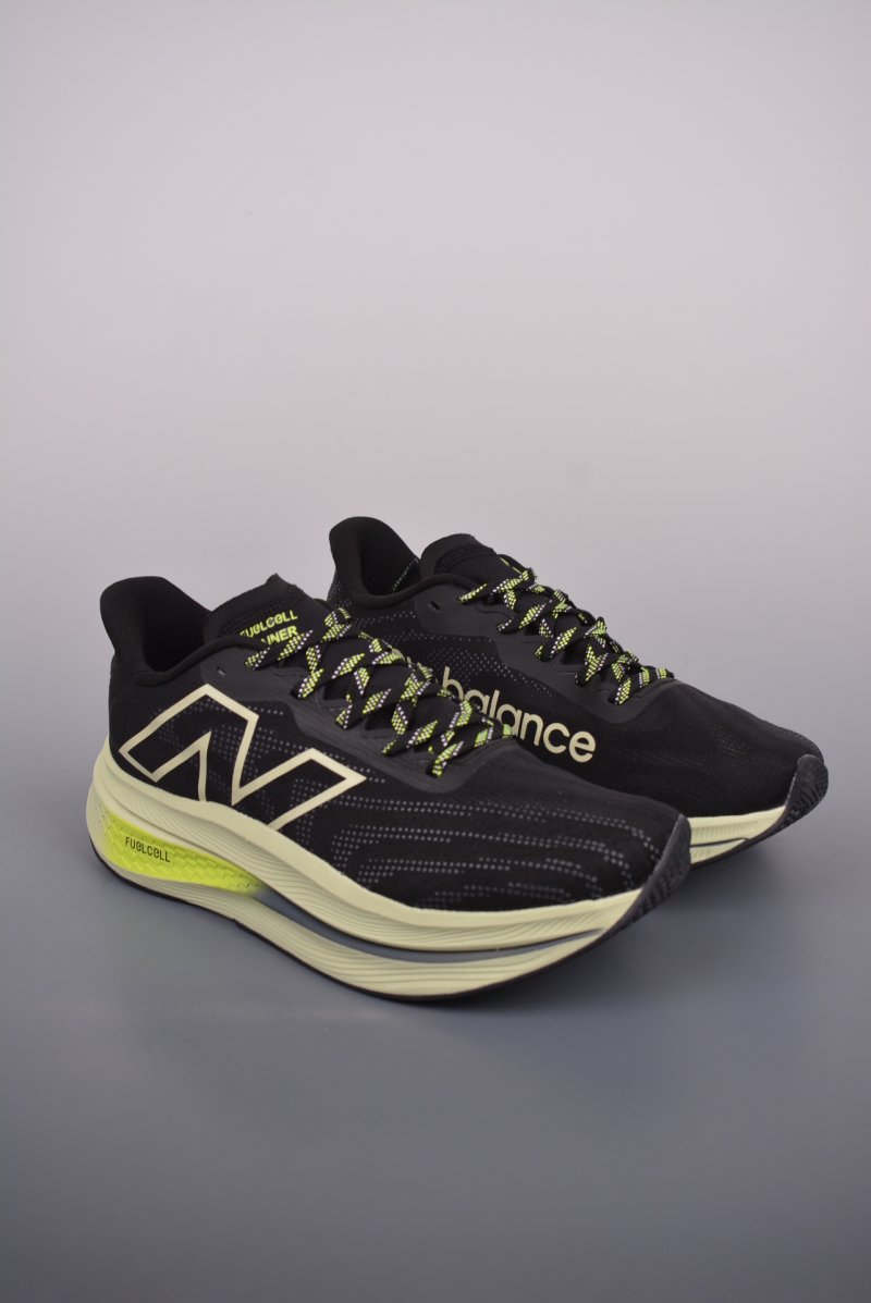 New Balance FuelCell Supercomp Trainer V2 view