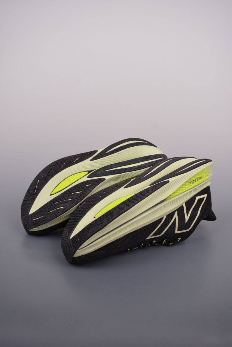 New Balance FuelCell Supercomp Trainer V2 view