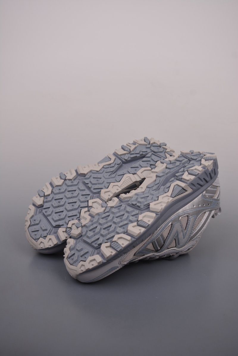 New Balance 410 view