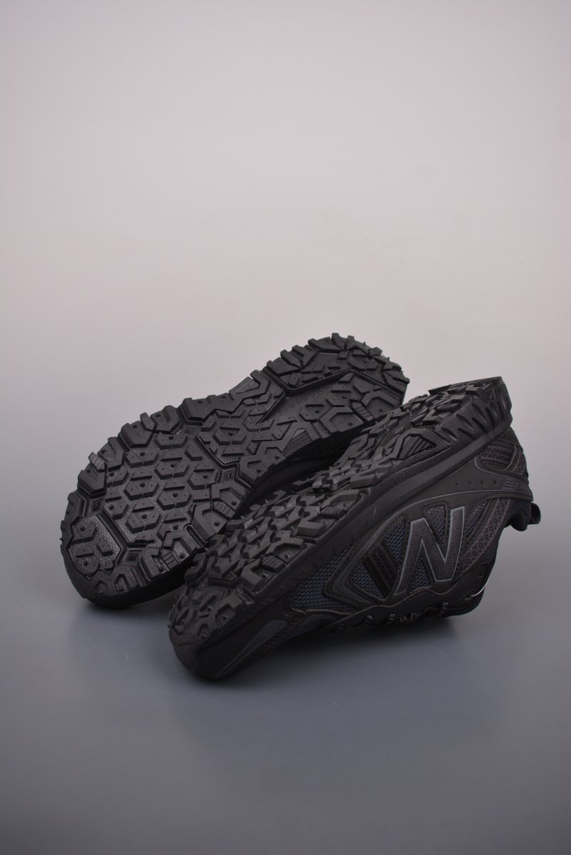 New Balance 410 view