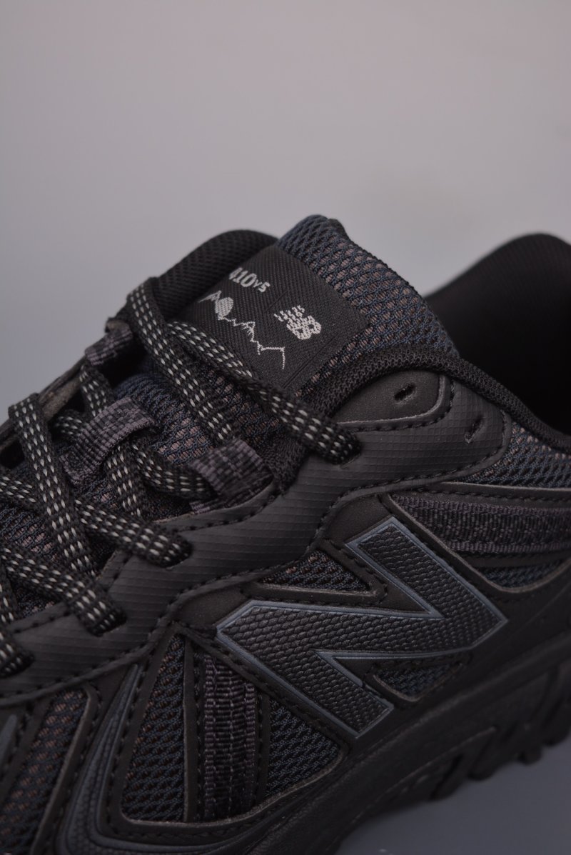 New Balance 410 view