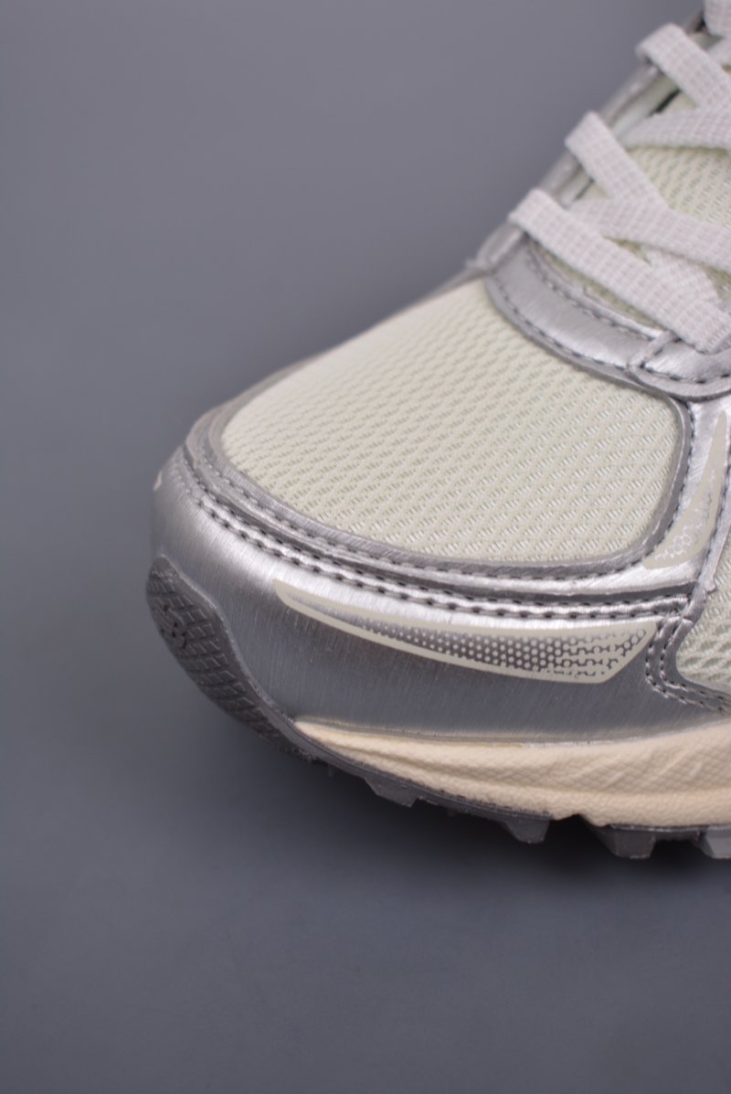 New Balance 410 view