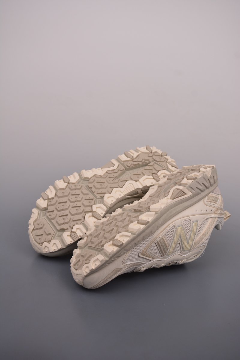 New Balance 410 view