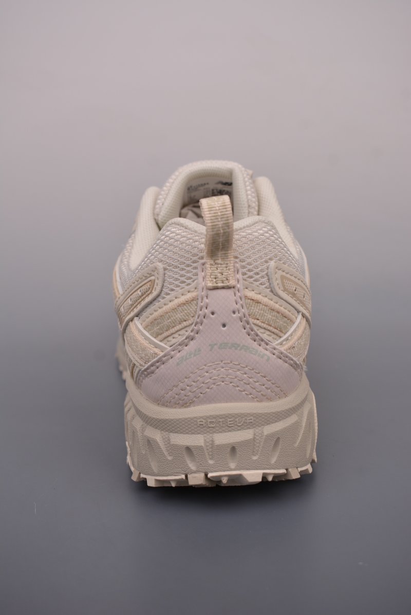 New Balance 410 view