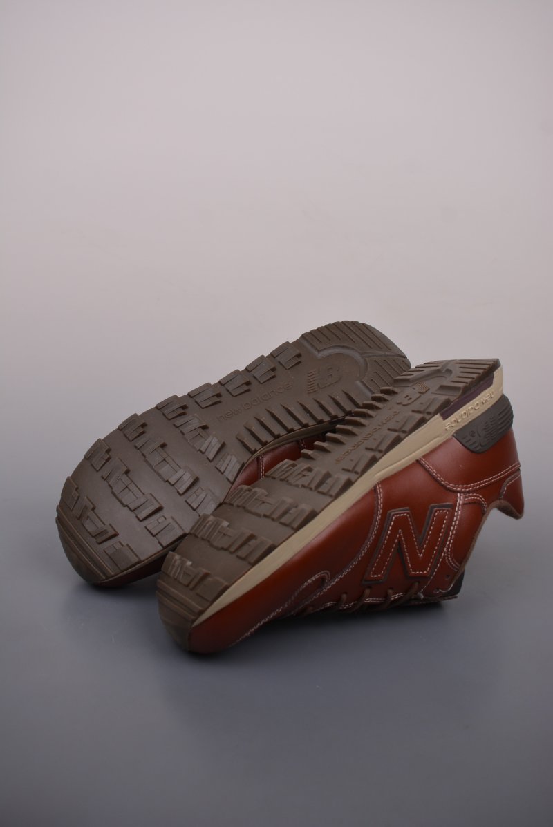 New Balance 1400 view