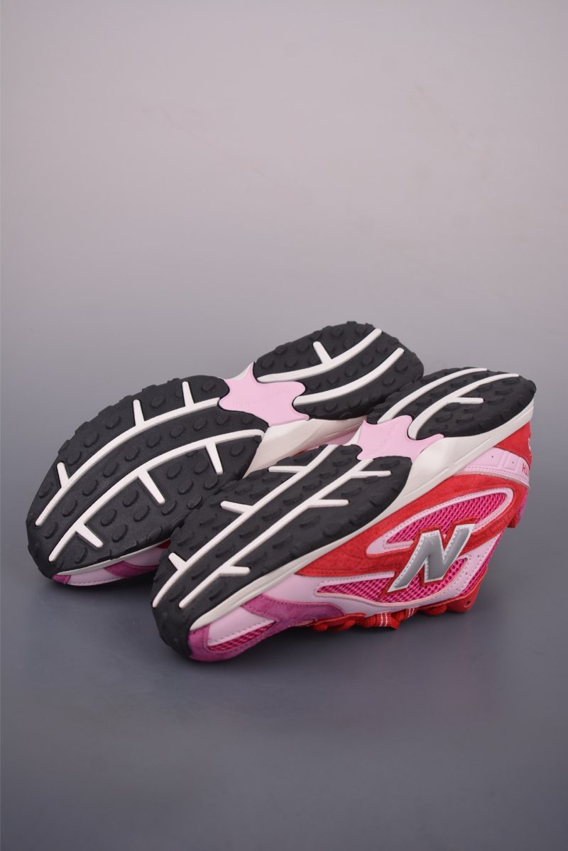 New Balance 204 view