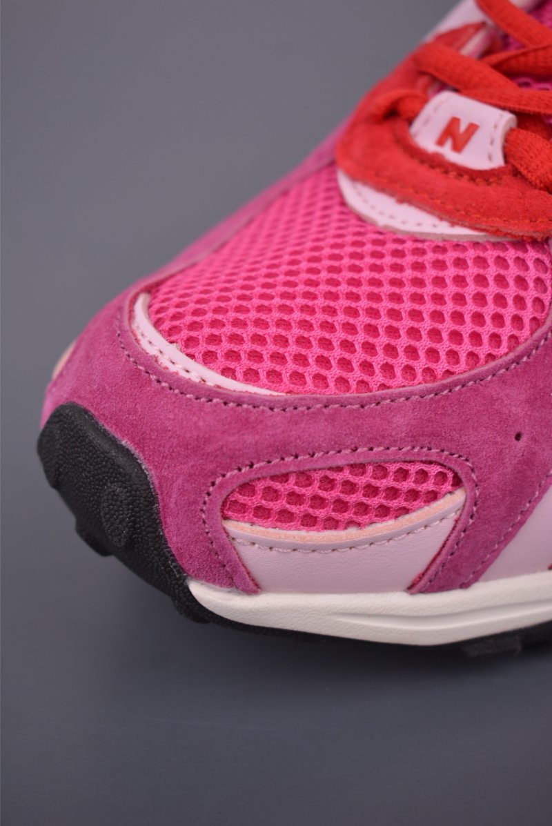 New Balance 204 view