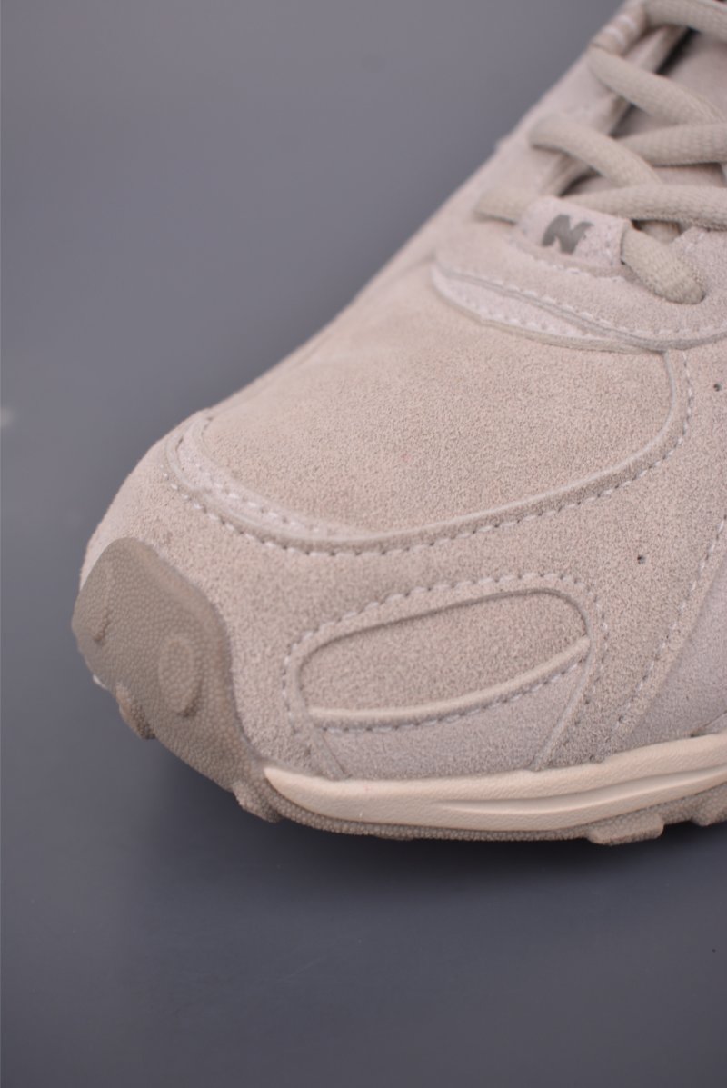 New Balance 204 view