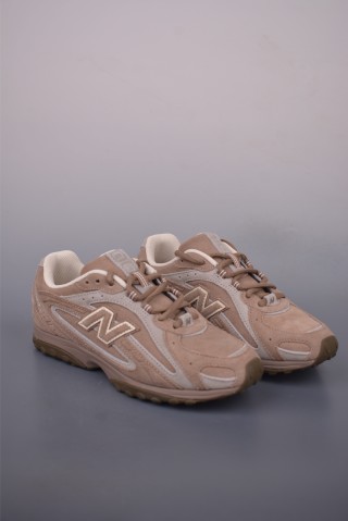 New Balance 204 view 1
