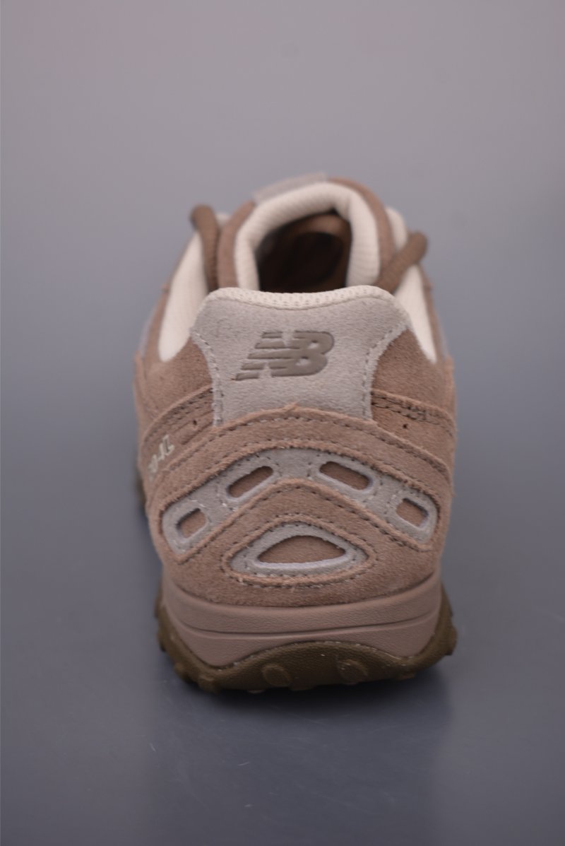 New Balance 204 view