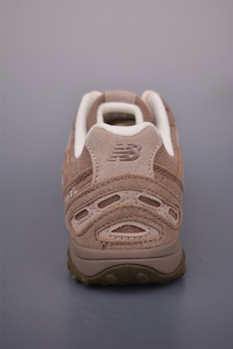 New Balance 204 view