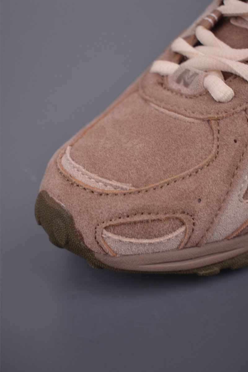 New Balance 204 view