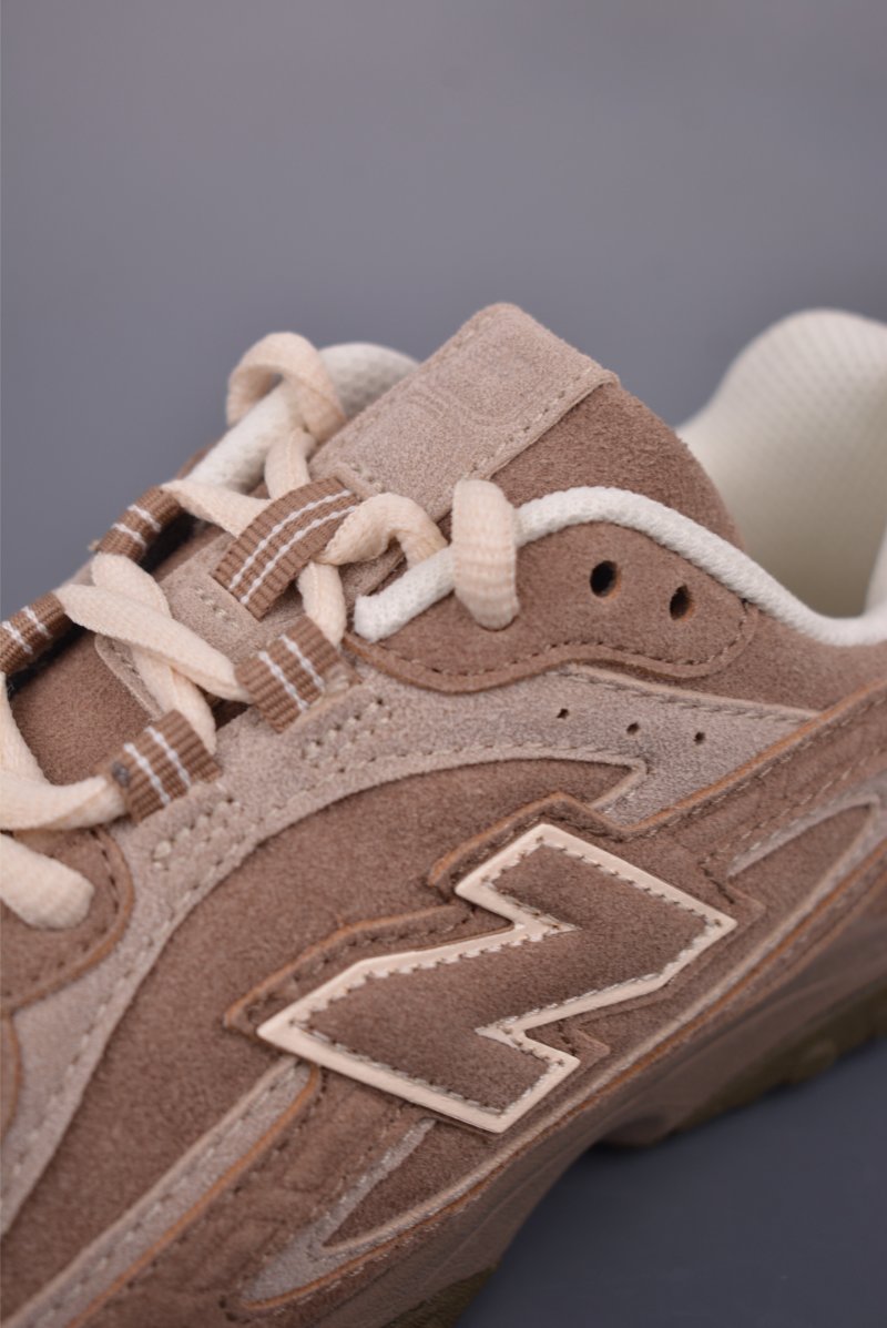 New Balance 204 view