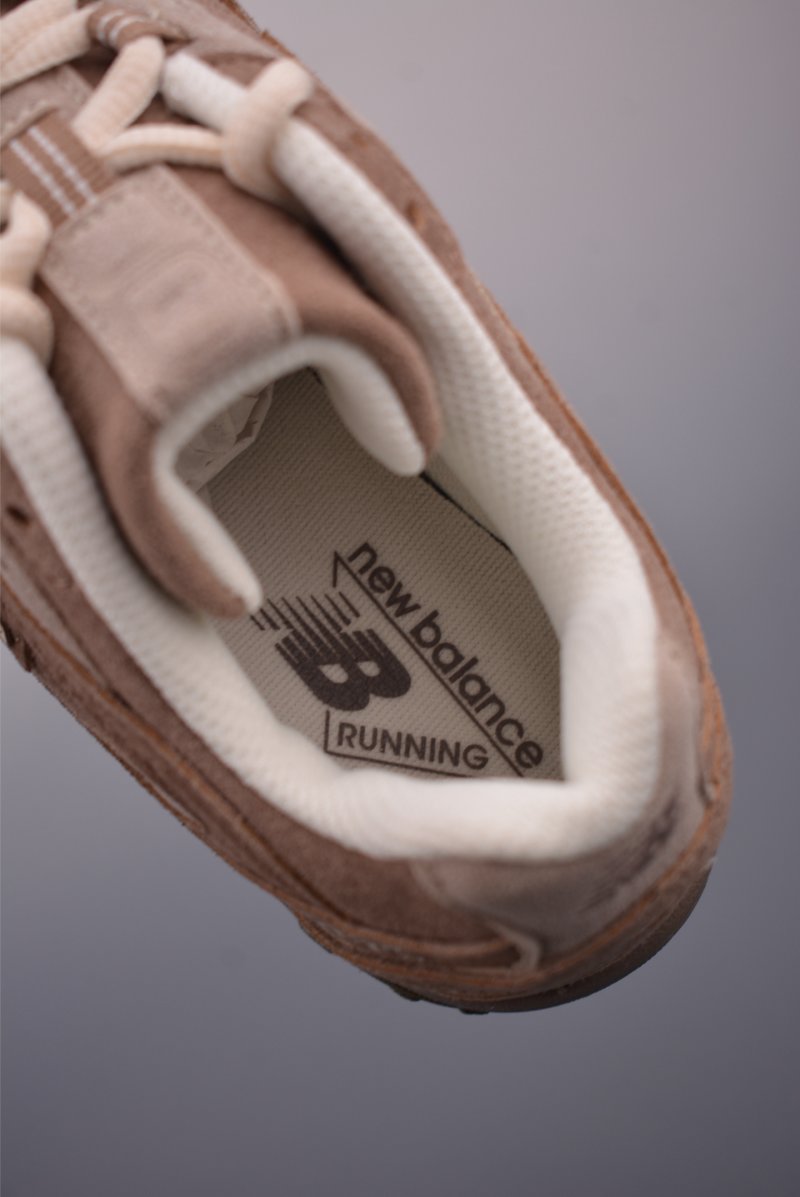 New Balance 204 view