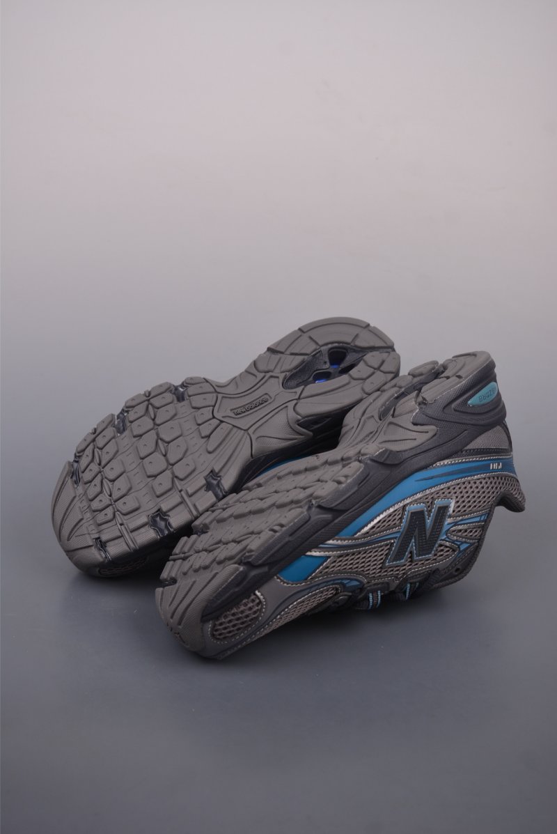 New Balance 740 view