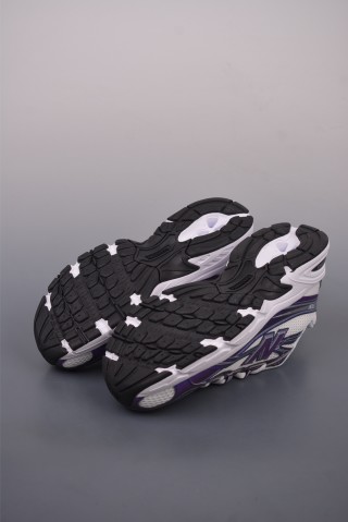New Balance 740 view 3