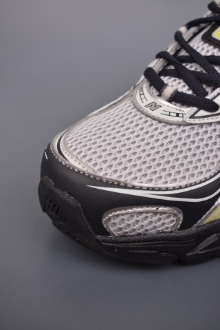 New Balance 740 view 6