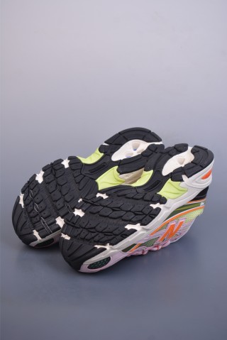 New Balance 740 view 3
