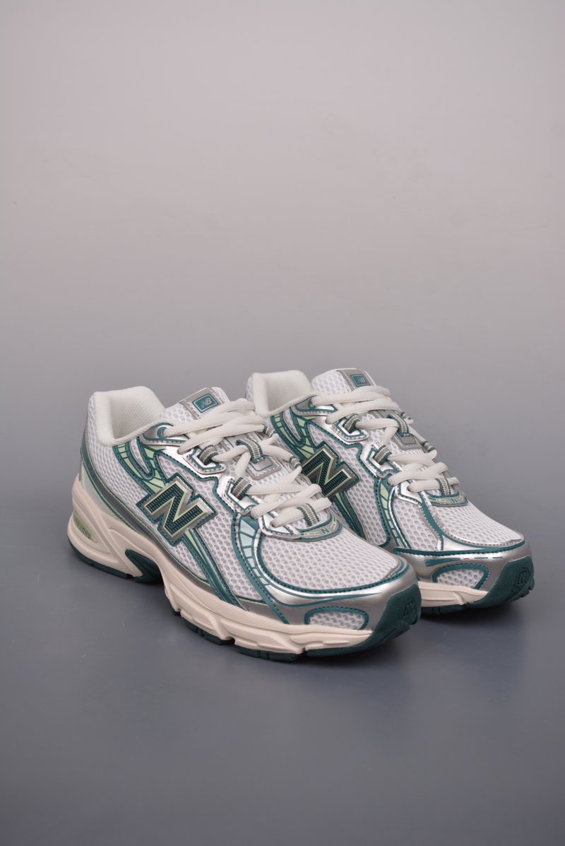 New Balance 740
