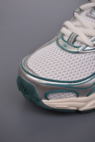 New Balance 740 view 6