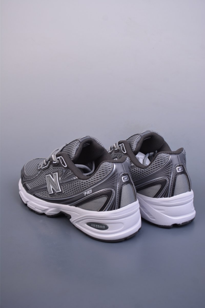 New Balance 740 view