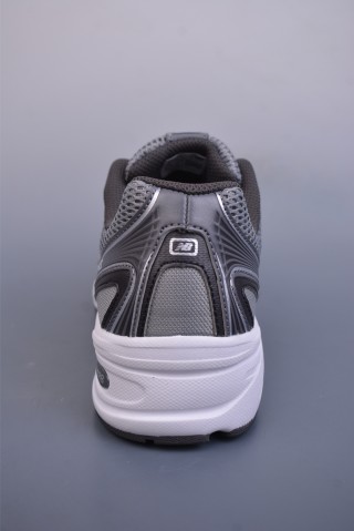 New Balance 740 view 4