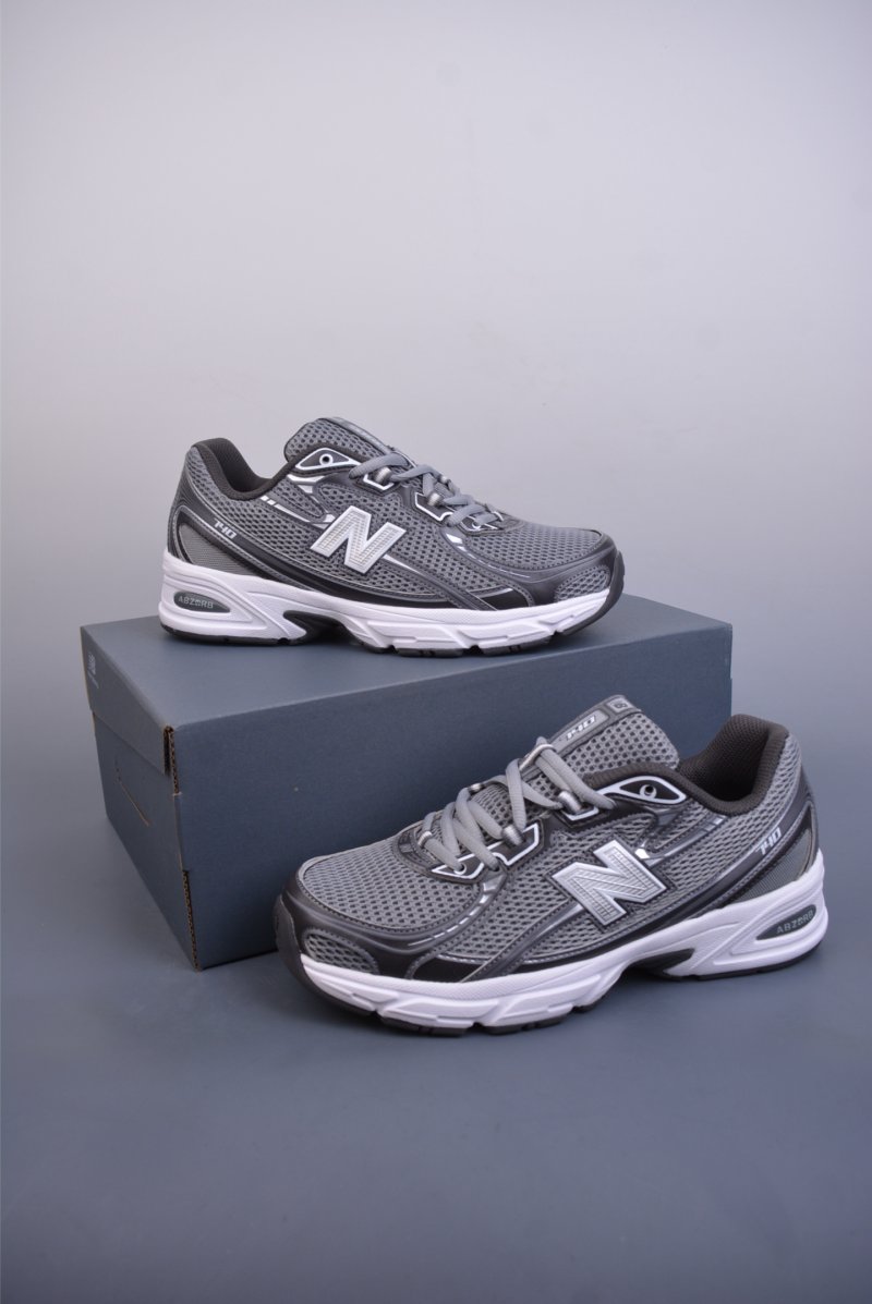 New Balance 740 view