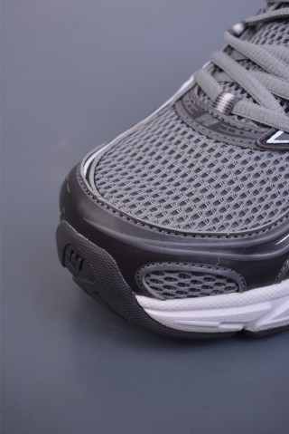 New Balance 740 view 6
