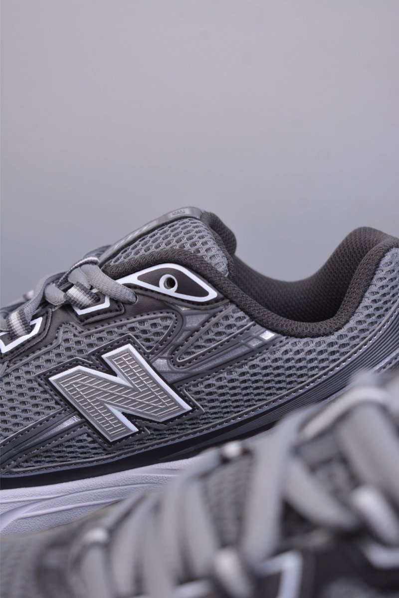 New Balance 740 view