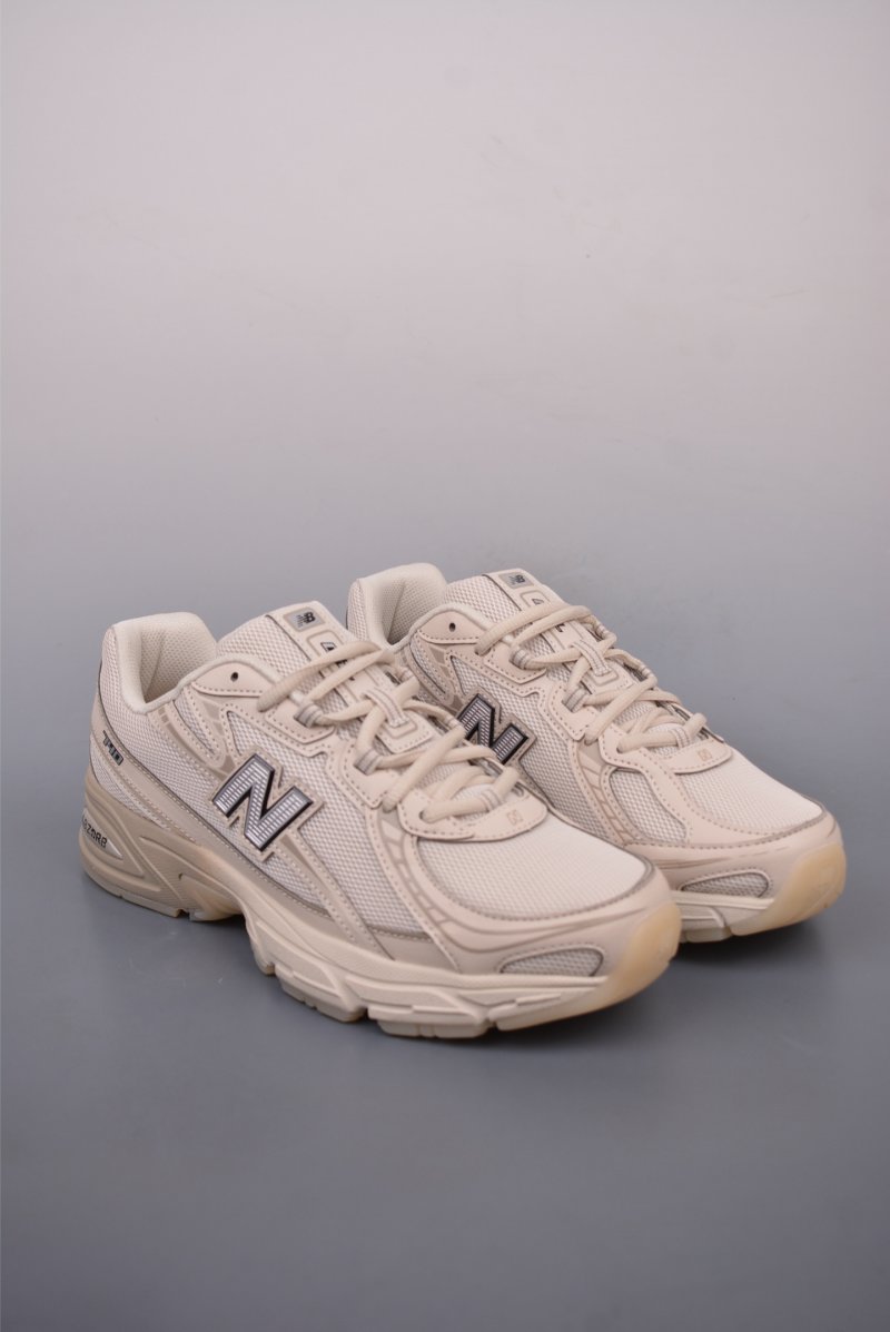 New Balance 740
