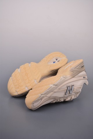 New Balance 740 view 3