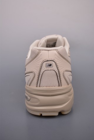 New Balance 740 view 4