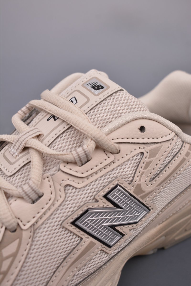 New Balance 740 view