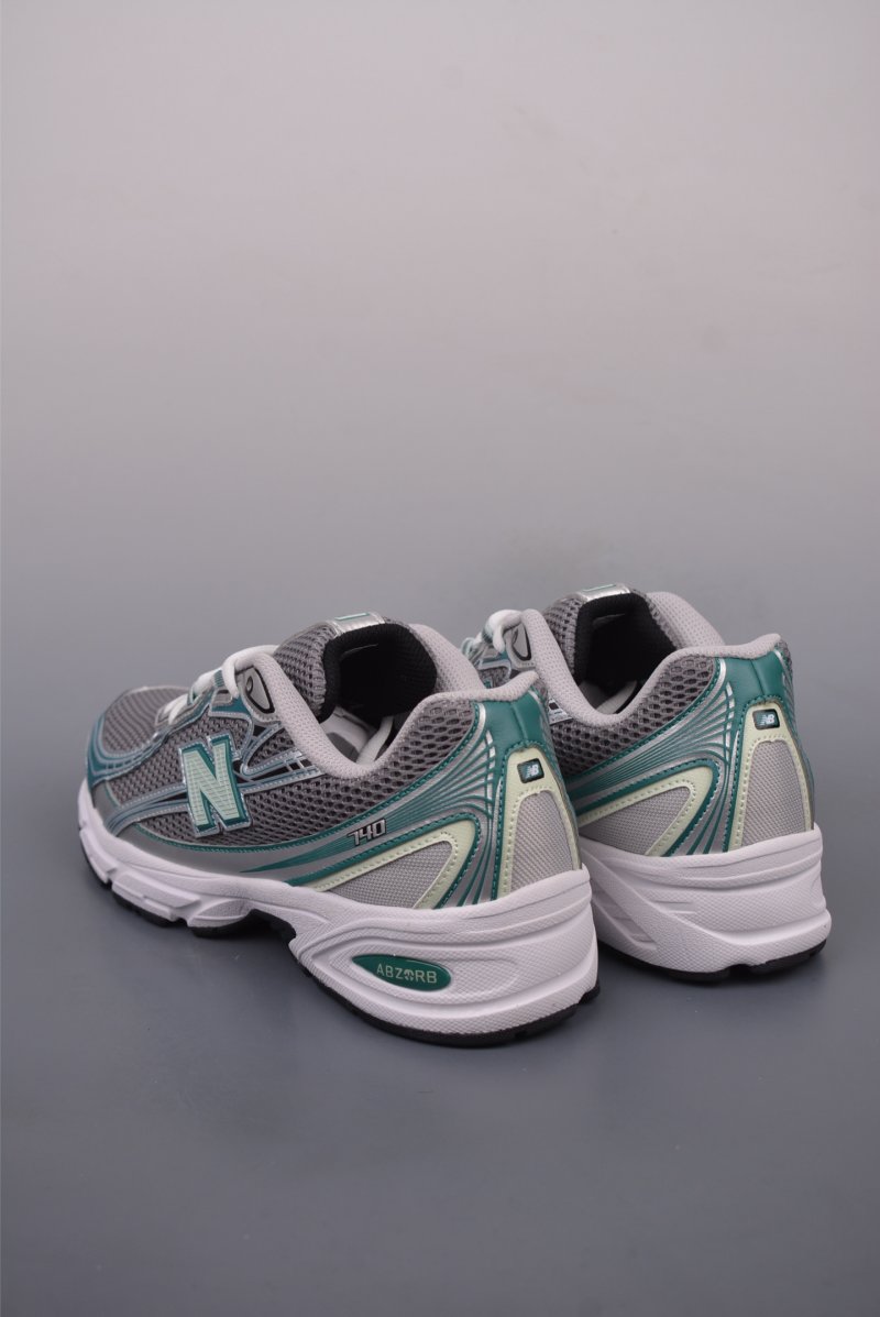 New Balance 740 view