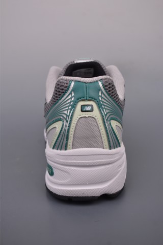 New Balance 740 view 4