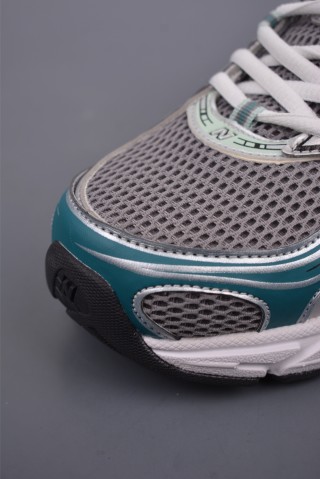 New Balance 740 view 6