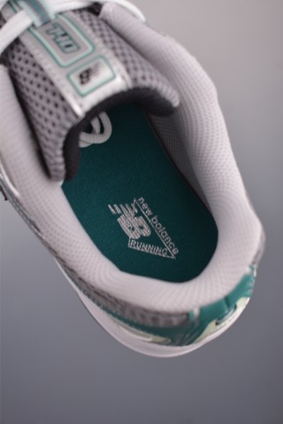 New Balance 740 view 9