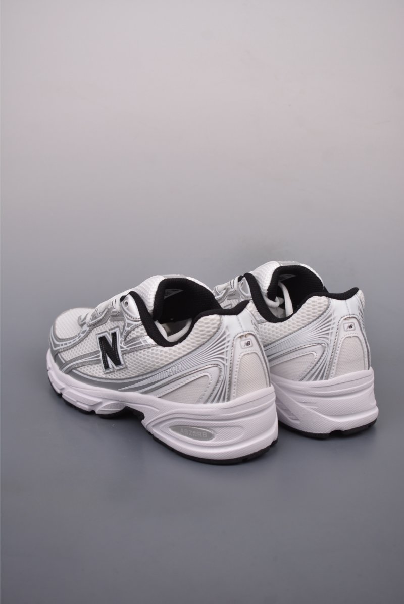 New Balance 740 view